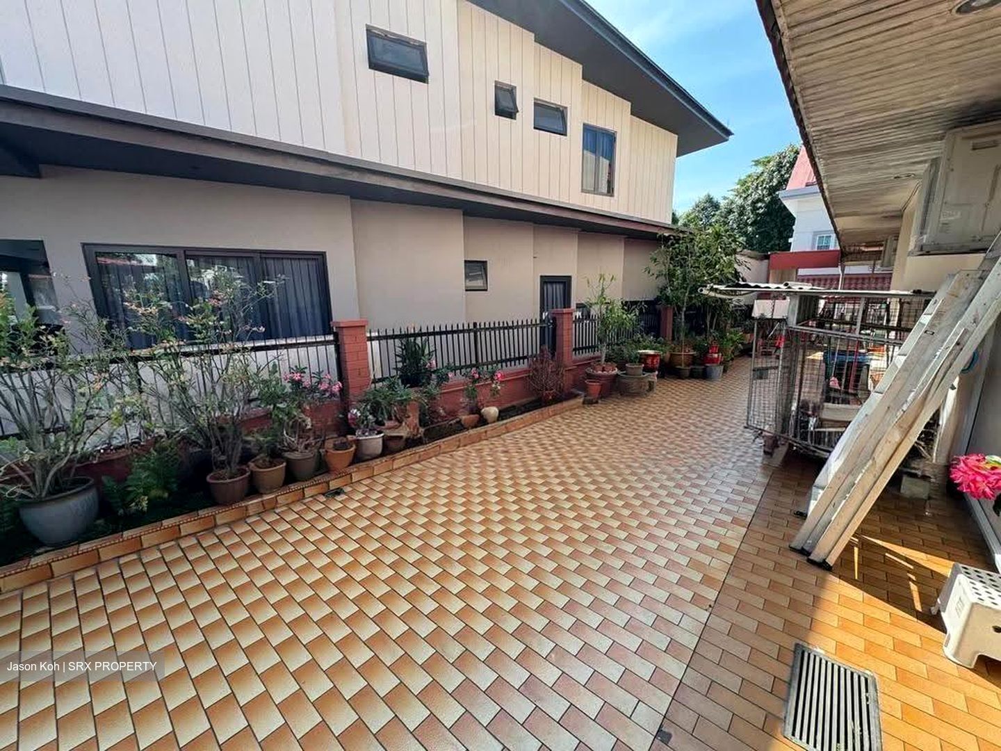 Peakview Estate (D16), Terrace #611126711